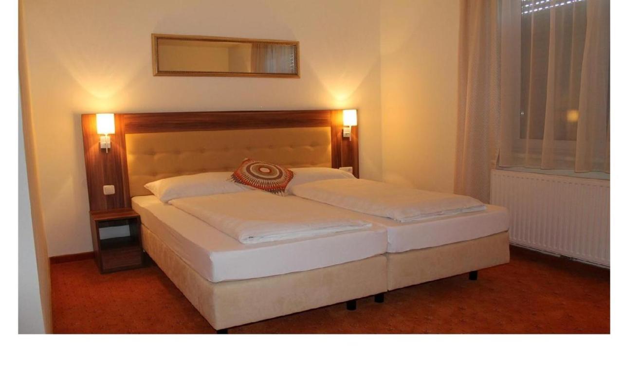Stiftshotel Garsten Steyr Exterior foto